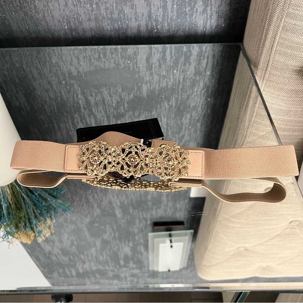 BCBG Belt Camel Cream Gold Hardware Belt Size M NWT